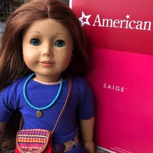 AMERICAN GIRL Saige: RETIRED Doll of the Year 2013 & Accessories, Book EUC